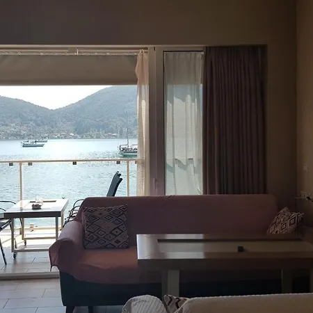 Ola Kala And アパート